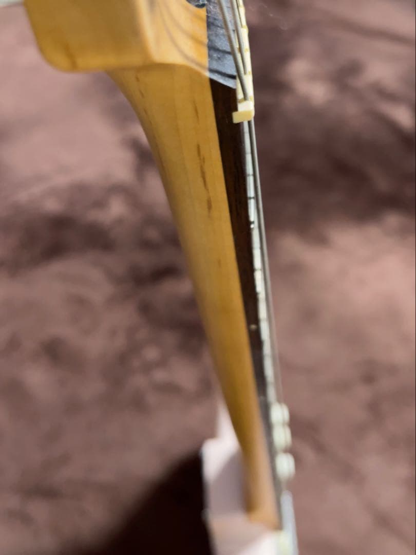 ストラトShell Pinkモデルにレリック加工を施したステージ映えする渋い1本