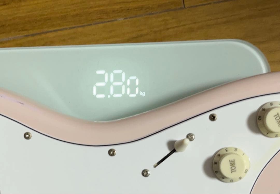 ストラトShell Pinkモデルにレリック加工を施したステージ映えする渋い1本