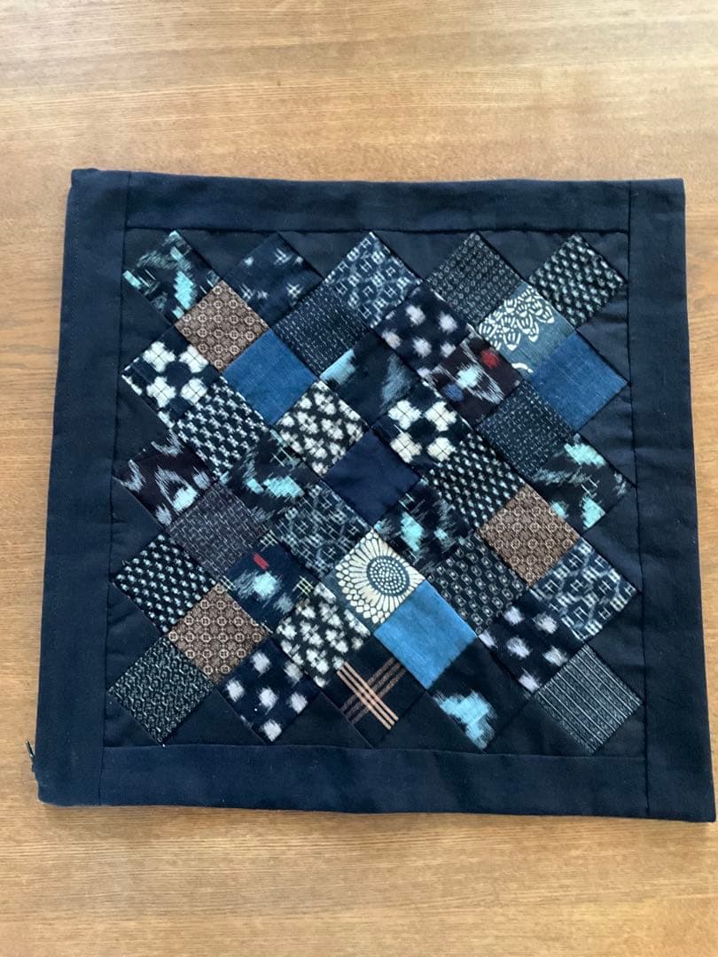 常吉さま専用　藍染古布四角繋ぎの座布団カバー