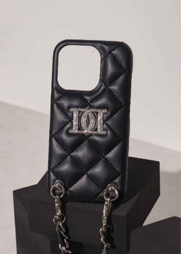 ダーリッチ キルティング iPhoneケース iPhone12、12Pro兼用