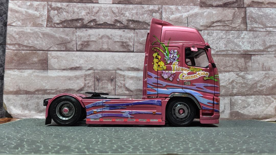 イタレリ デコトラ ボルボ FH-16 トレーラーヘッド 完成品