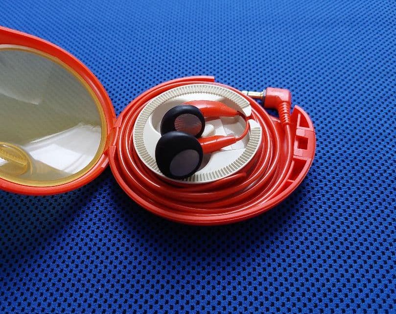 SONY ソニー イヤホン MDR-E557 赤