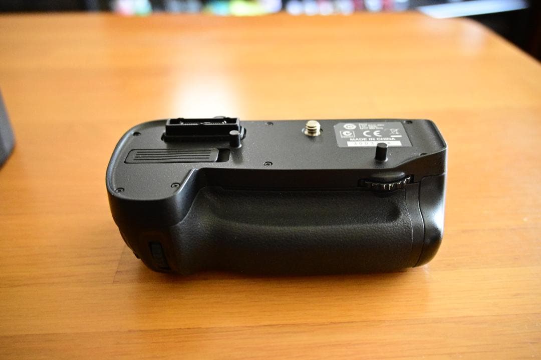 【美品】NikonD7200 本体 縦位置グリップ SDカード2枚 元箱　他多数