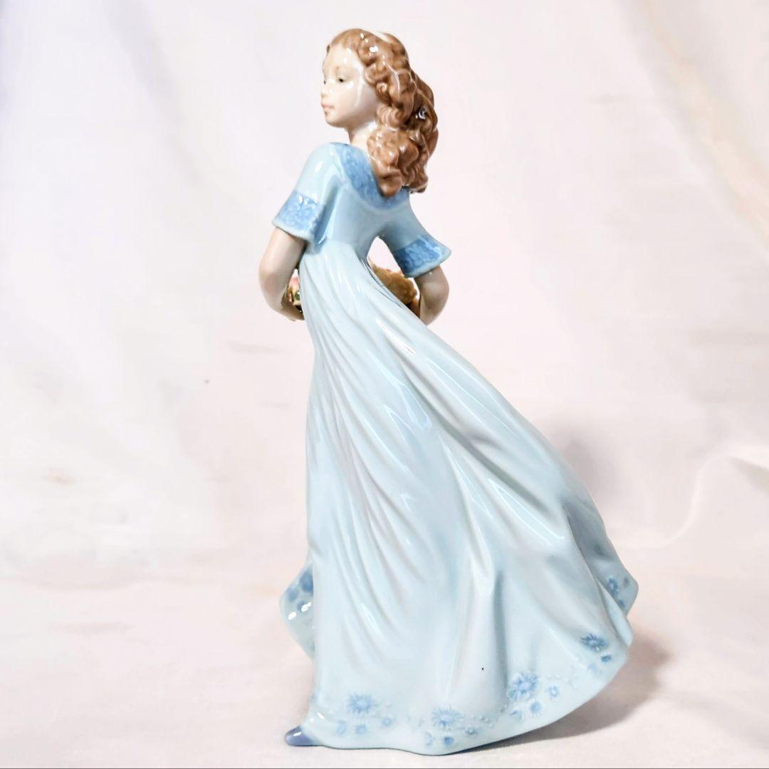 LLADROリヤドロNo.6130【春のお庭にかえって】【美品・専用箱・栞付き】