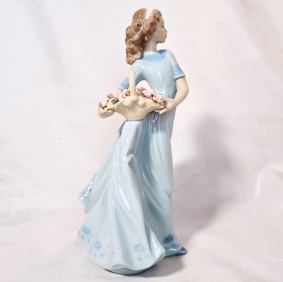 LLADROリヤドロNo.6130【春のお庭にかえって】【美品・専用箱・栞付き】