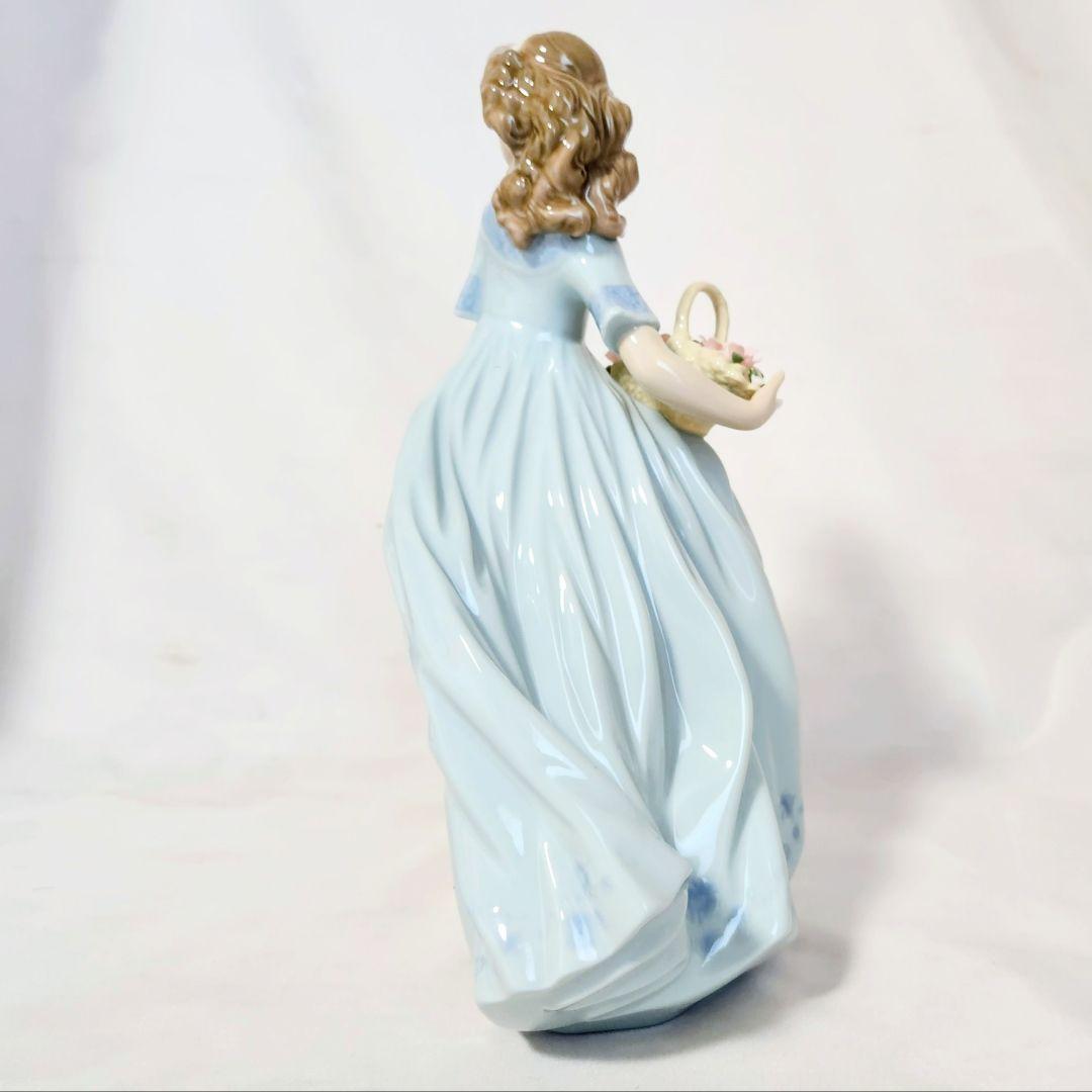 LLADROリヤドロNo.6130【春のお庭にかえって】【美品・専用箱・栞付き】