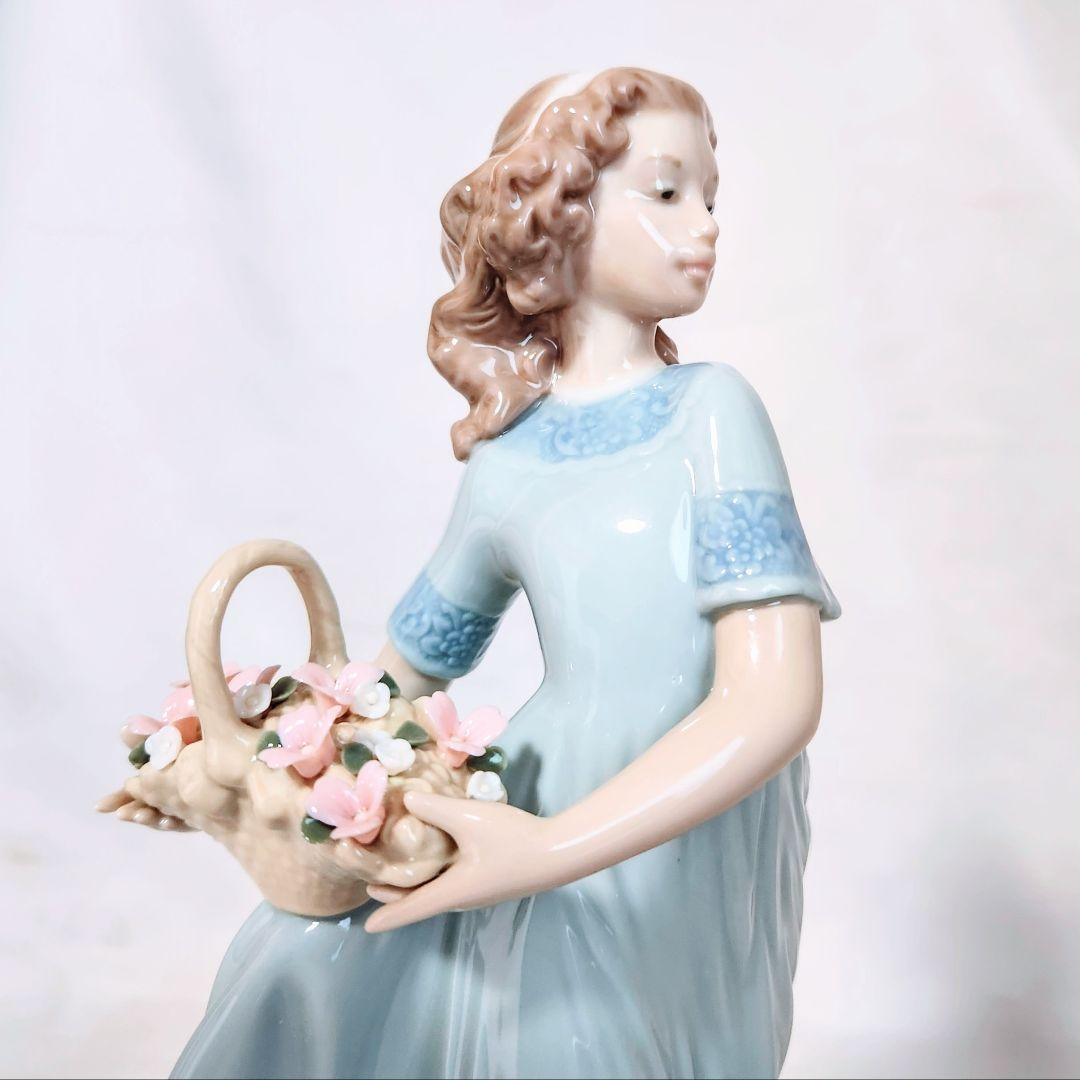 LLADROリヤドロNo.6130【春のお庭にかえって】【美品・専用箱・栞付き】