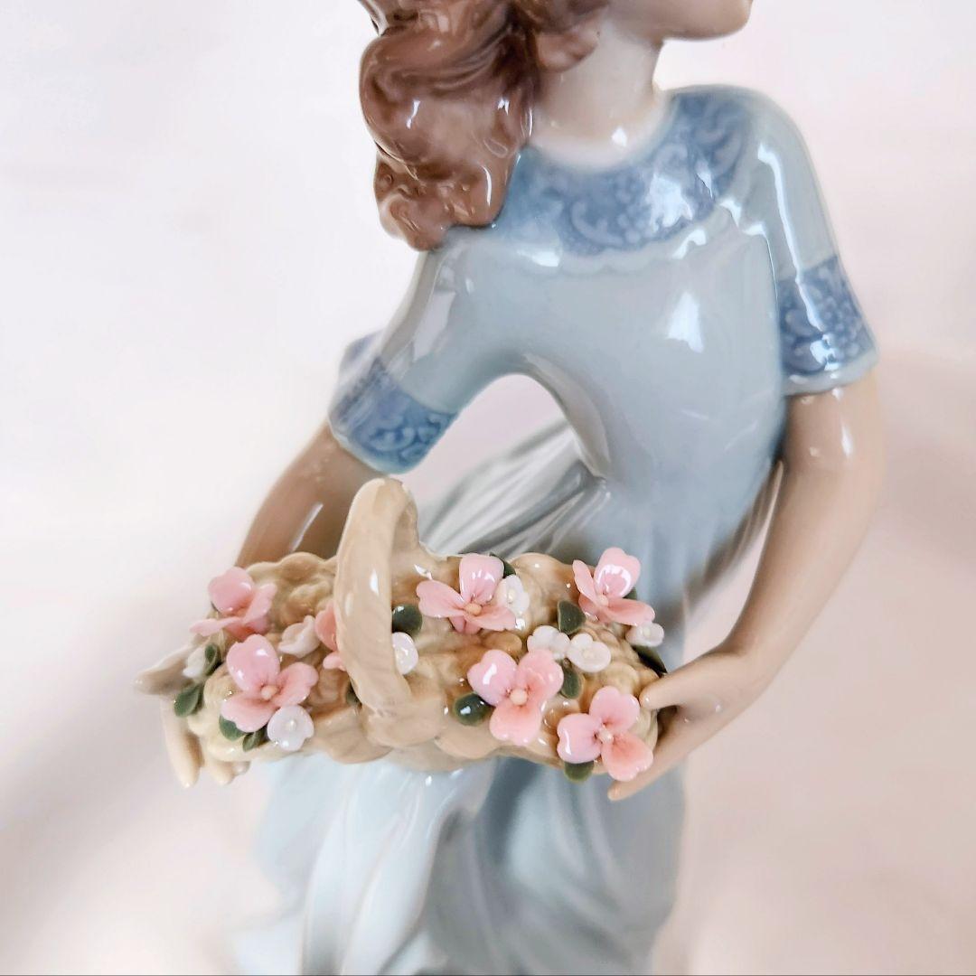 LLADROリヤドロNo.6130【春のお庭にかえって】【美品・専用箱・栞付き】