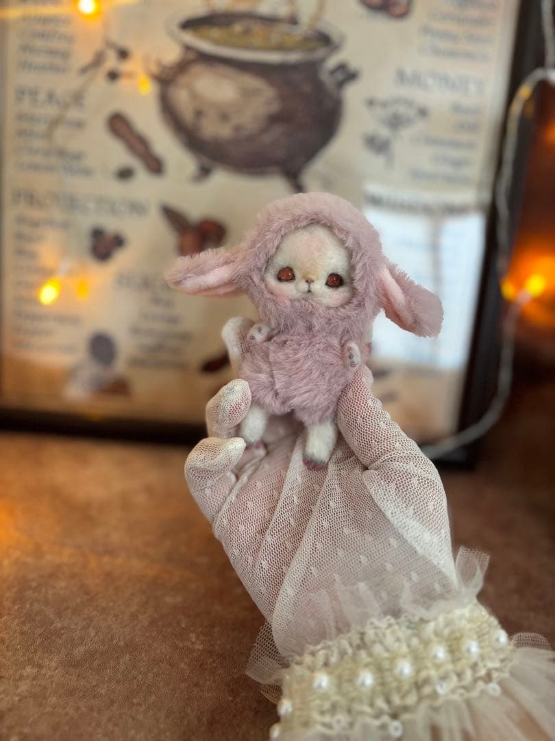 アートドール　うさぎ幻獣の郵便屋さん　羊毛フェルト