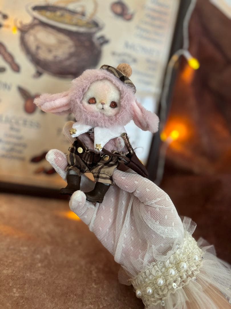 アートドール　うさぎ幻獣の郵便屋さん　羊毛フェルト
