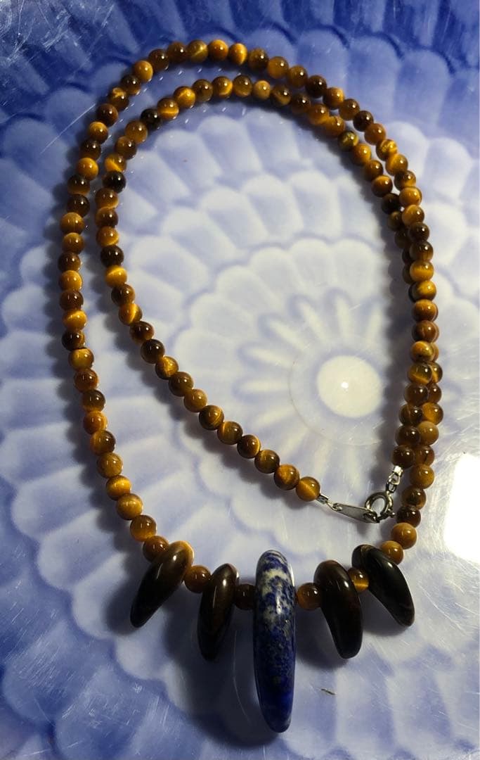 勾玉ネックレス虎目ラピスラズリマガタマ魔除け現品無料発送