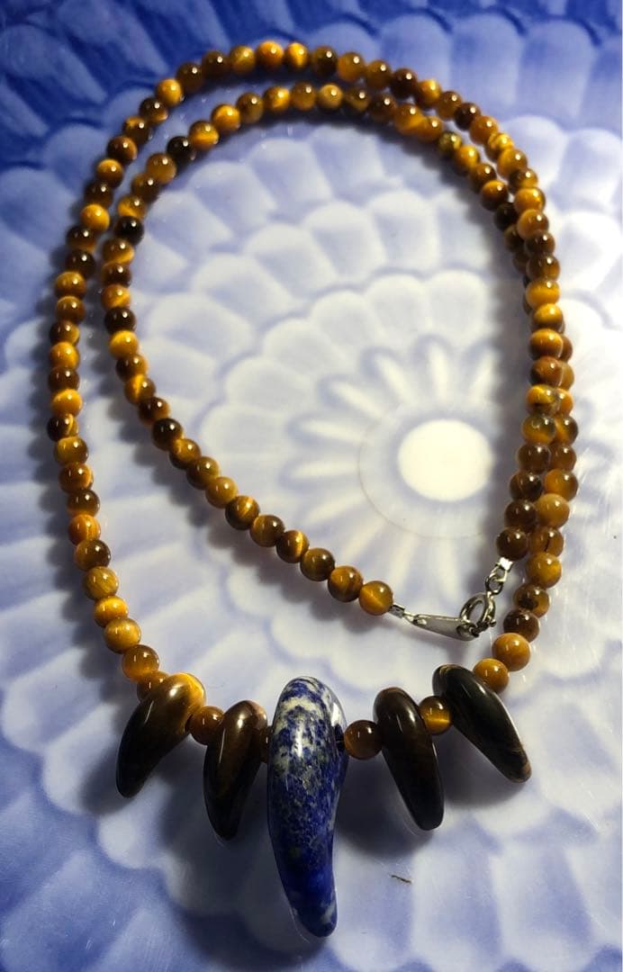 勾玉ネックレス虎目ラピスラズリマガタマ魔除け現品無料発送