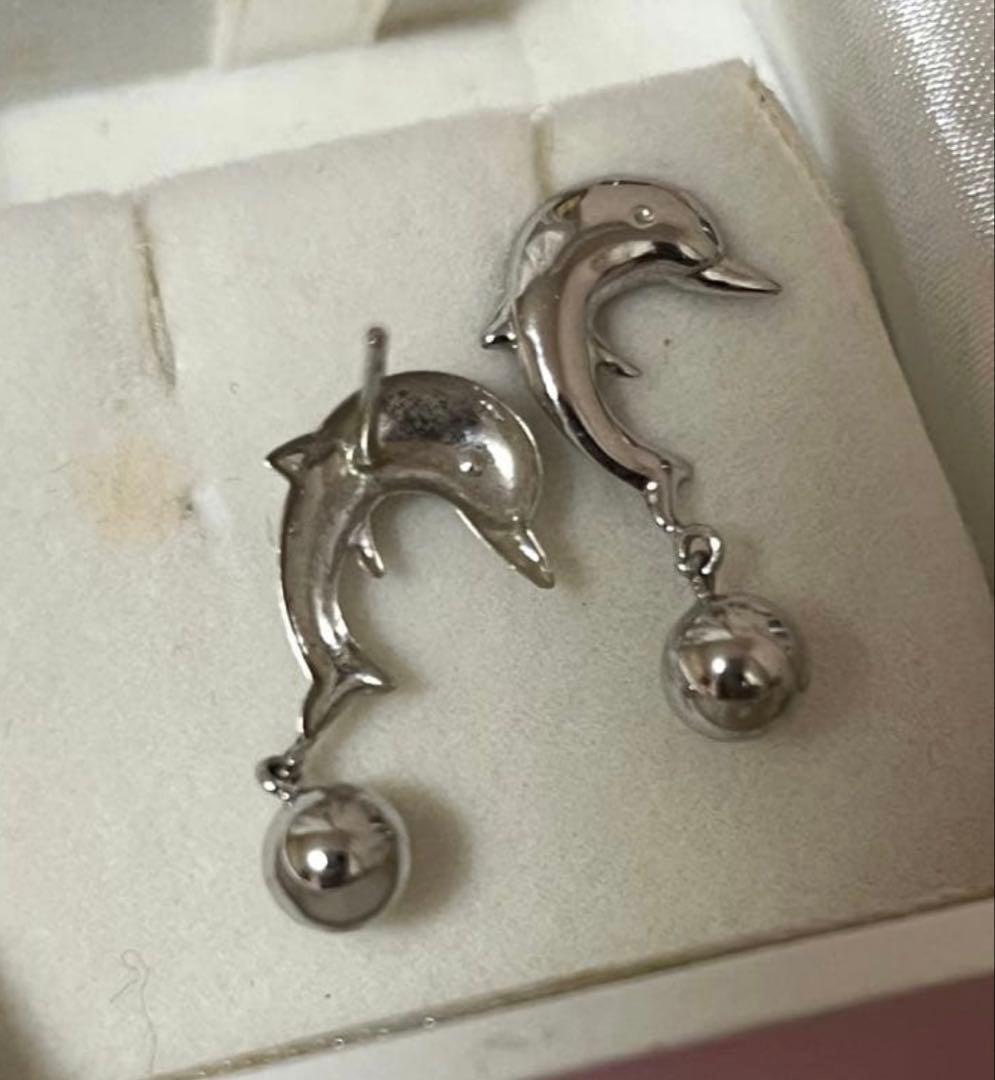 eチョ様　　カラフルハートチャームとイルカピアスセット