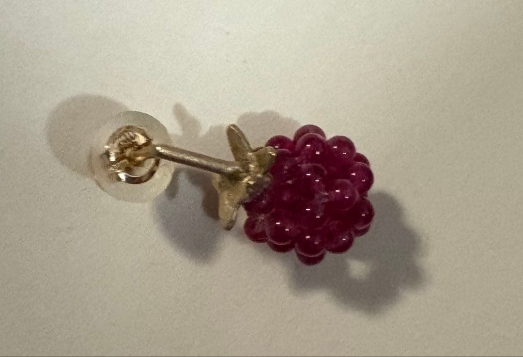 ラズベリー　モチーフ　片耳ピアス　ハンドメイド　anima uni