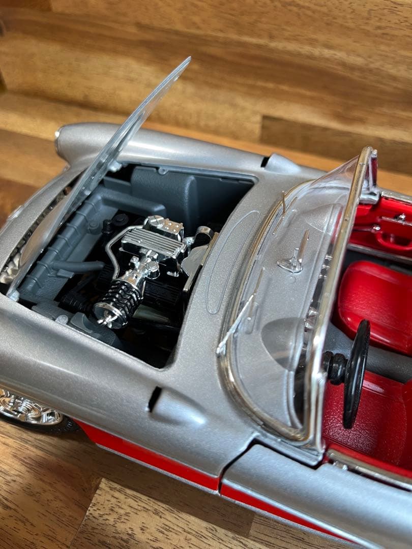 シボレーコルベット オープンカー シルバー/レッド