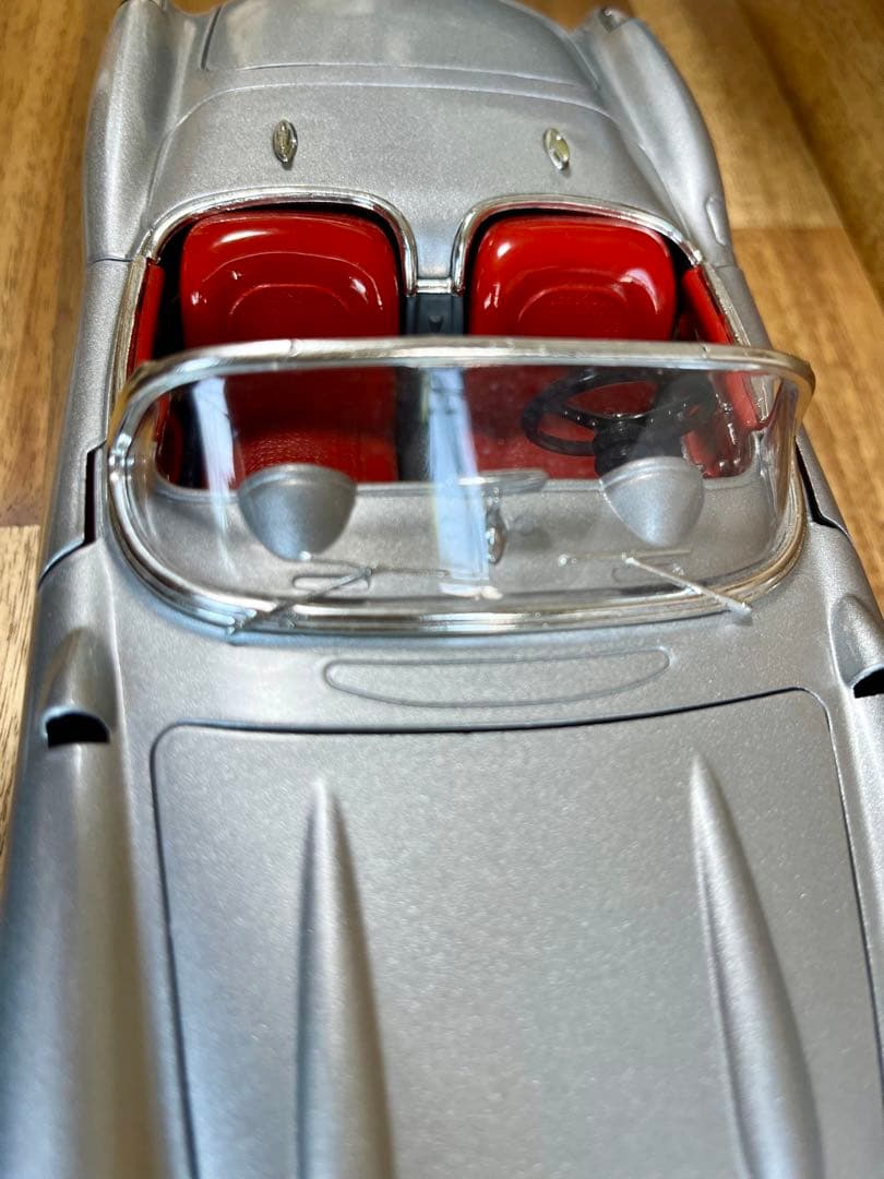 シボレーコルベット オープンカー シルバー/レッド