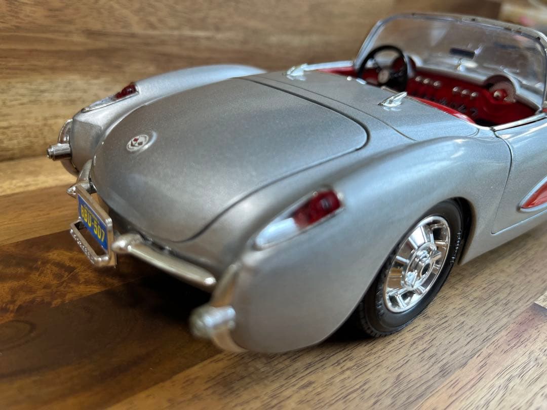 シボレーコルベット オープンカー シルバー/レッド