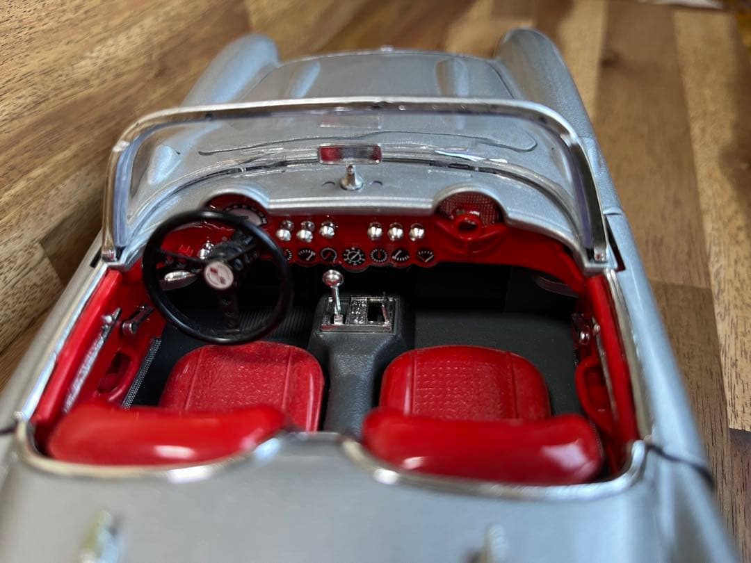 シボレーコルベット オープンカー シルバー/レッド