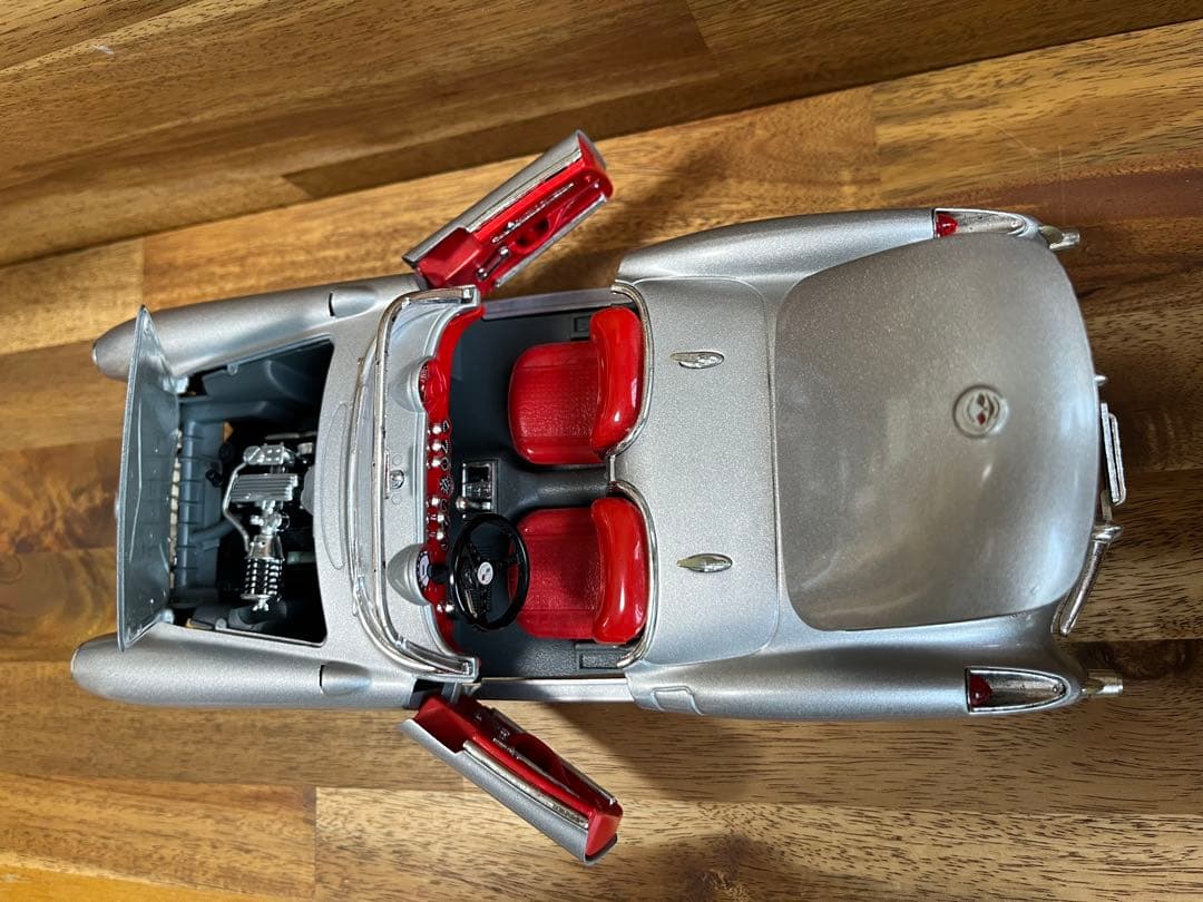 シボレーコルベット オープンカー シルバー/レッド