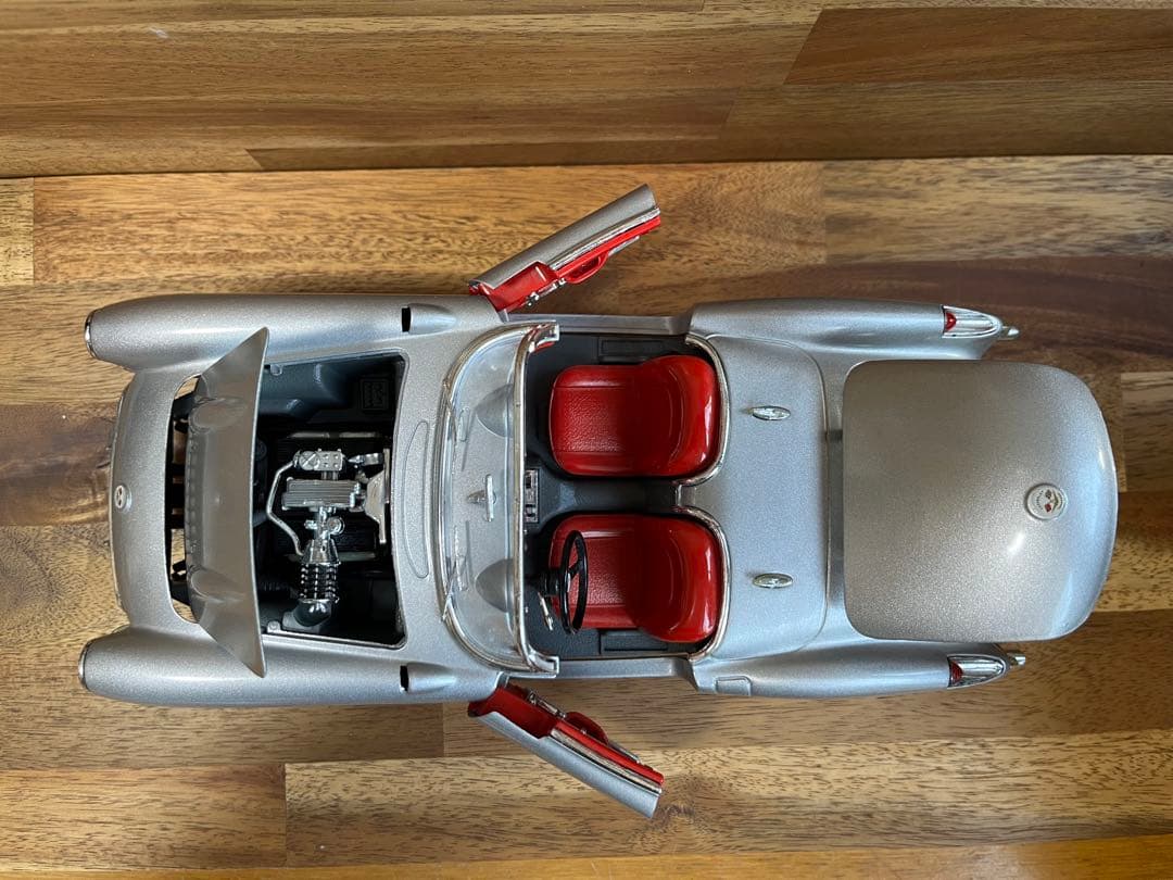 シボレーコルベット オープンカー シルバー/レッド