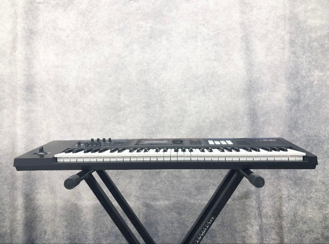 Roland Juno-DS シンセサイザー　ピアノ