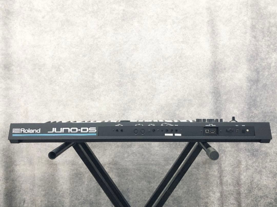 Roland Juno-DS シンセサイザー　ピアノ