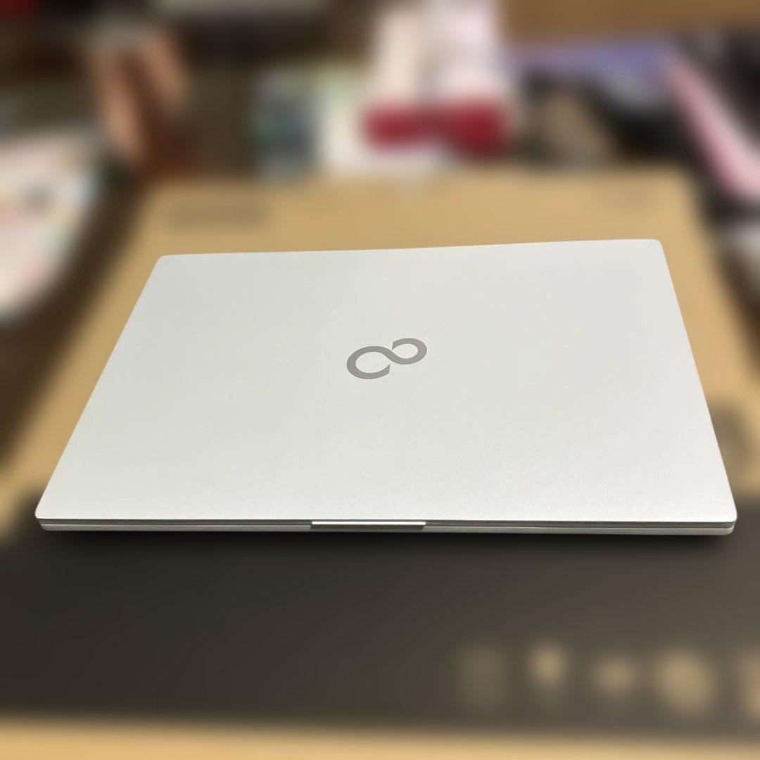 立パソ　富士通LIFEBOOK UH09/K3