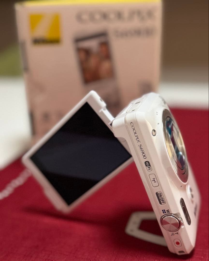 希少 廃盤 新品未使用 COOLPIX S6900 NIKON NIKON