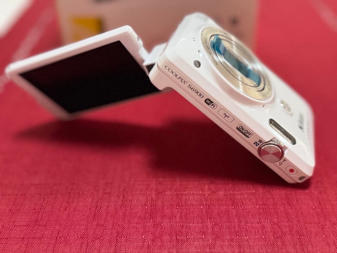 希少 廃盤 新品未使用 COOLPIX S6900 NIKON NIKON