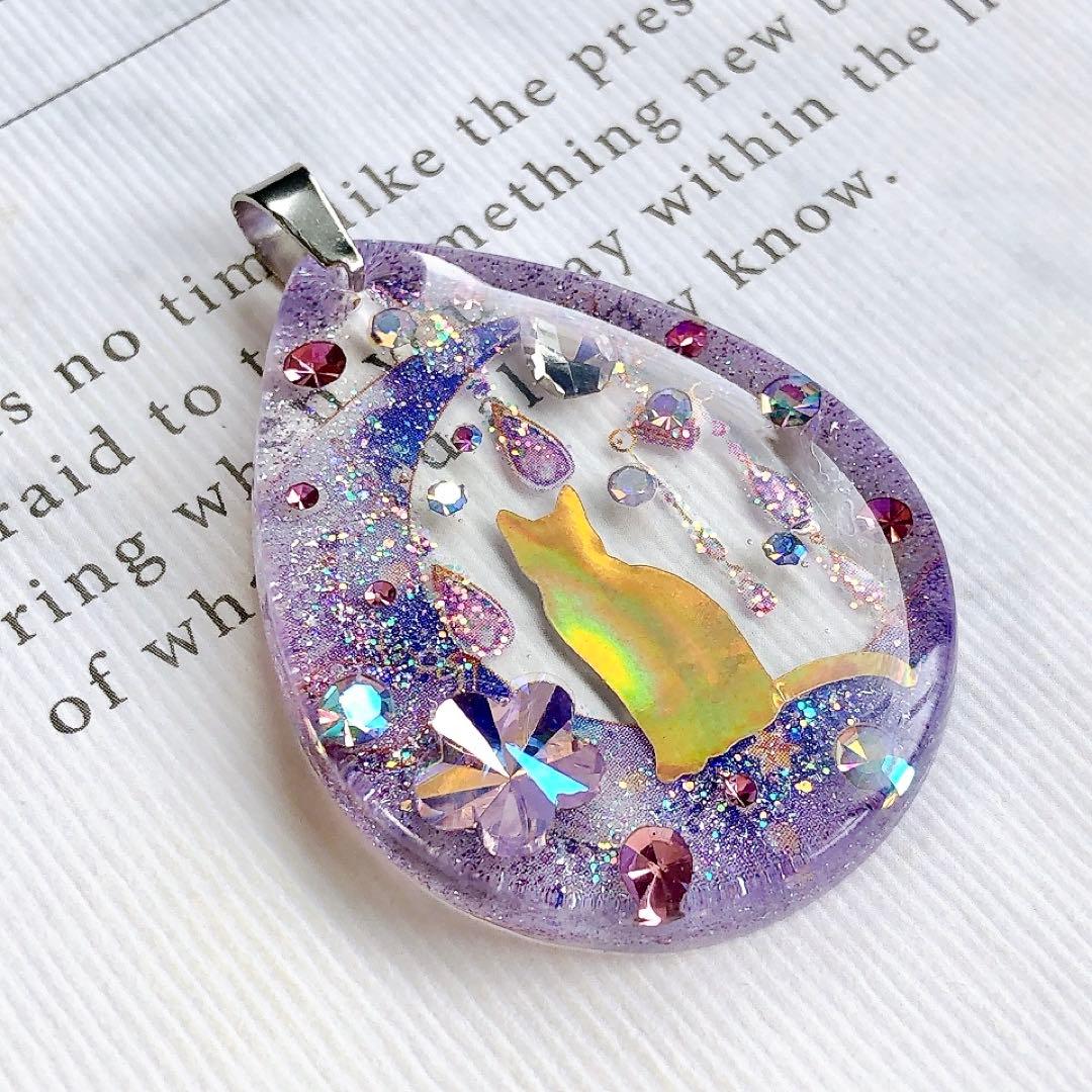 同梱値引100円❤️No.レジン ペンダントトップ 猫 ネコ ねこ ♡