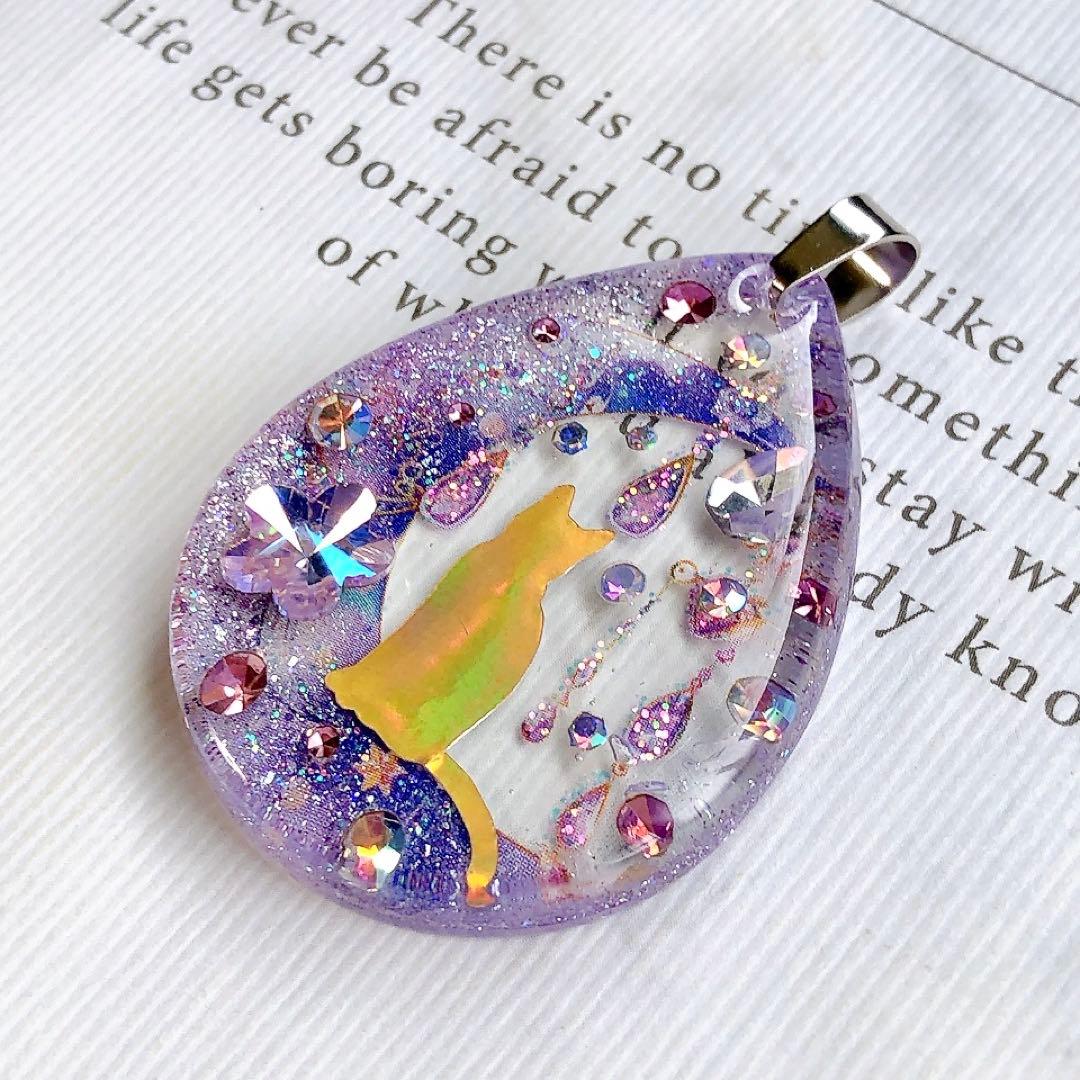 同梱値引100円❤️No.レジン ペンダントトップ 猫 ネコ ねこ ♡