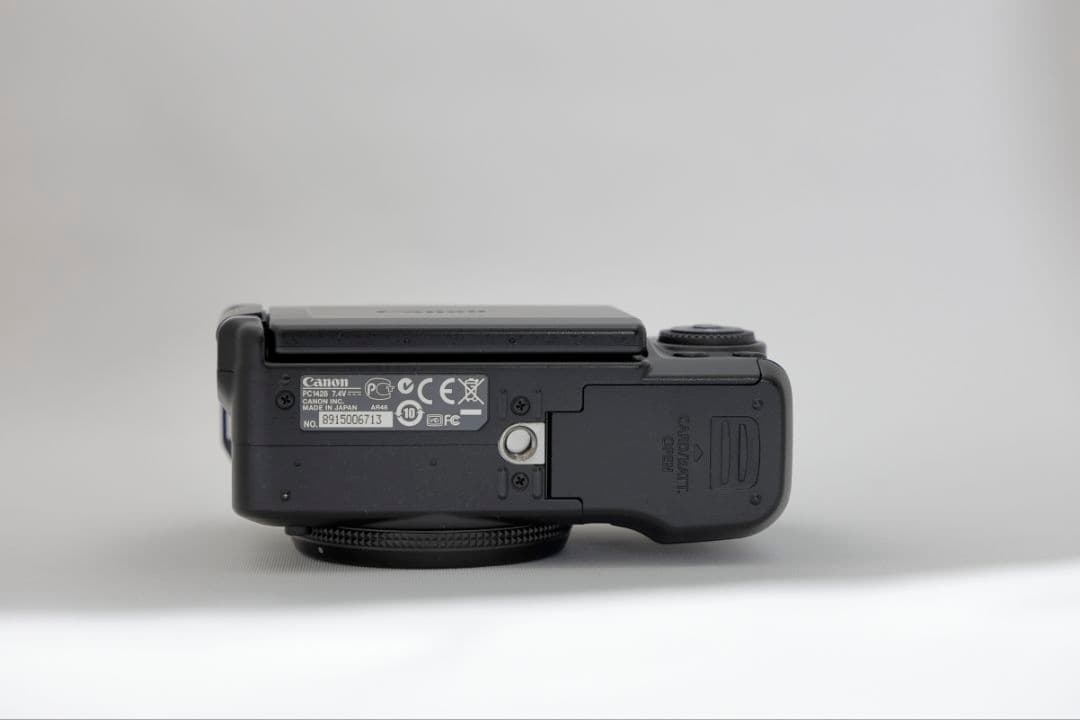 【美品】CANON PowerShot G11 1000万画素　カメラポーチ付