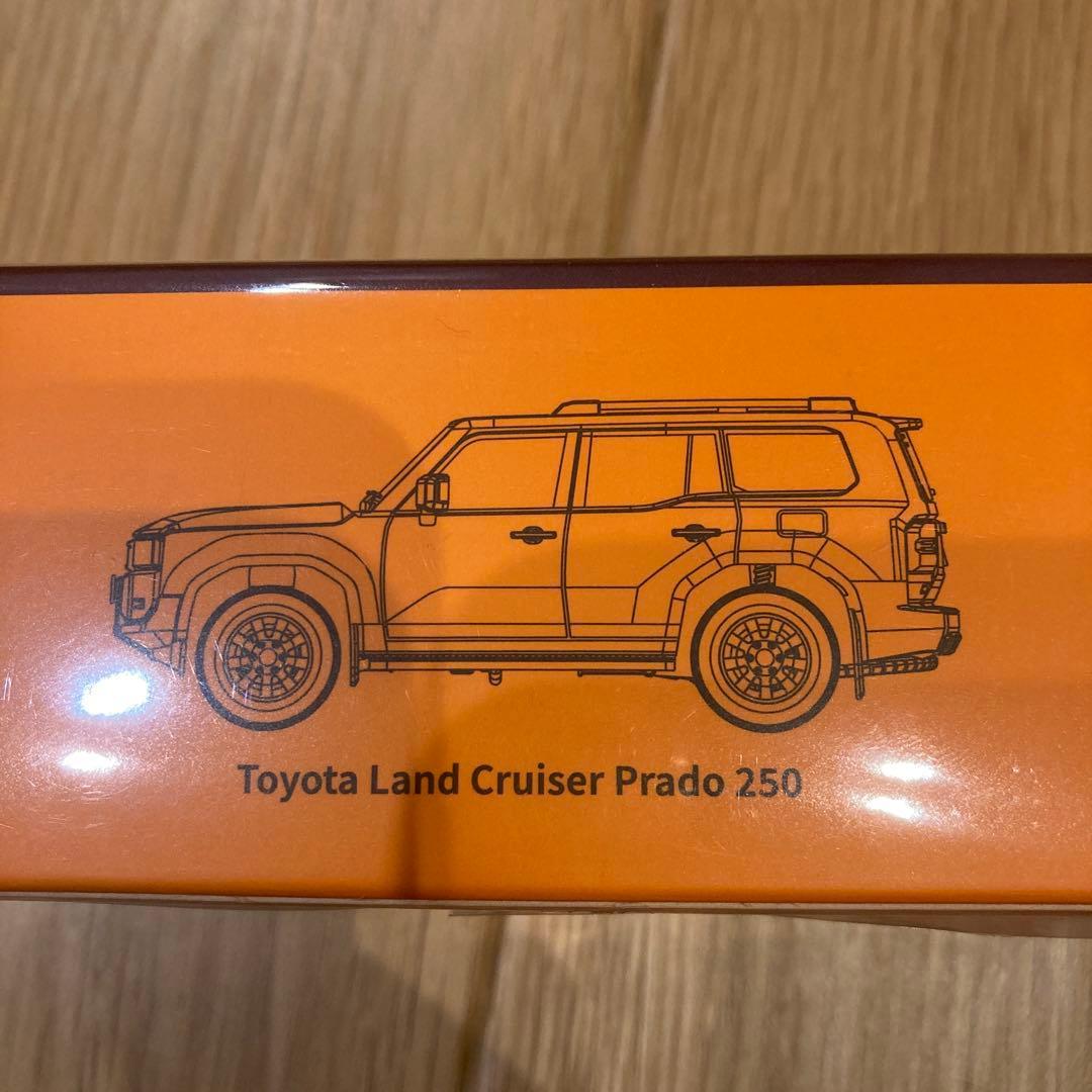 海外限定 トヨタ ランドクルーザー プラド 茶色 250 1:64