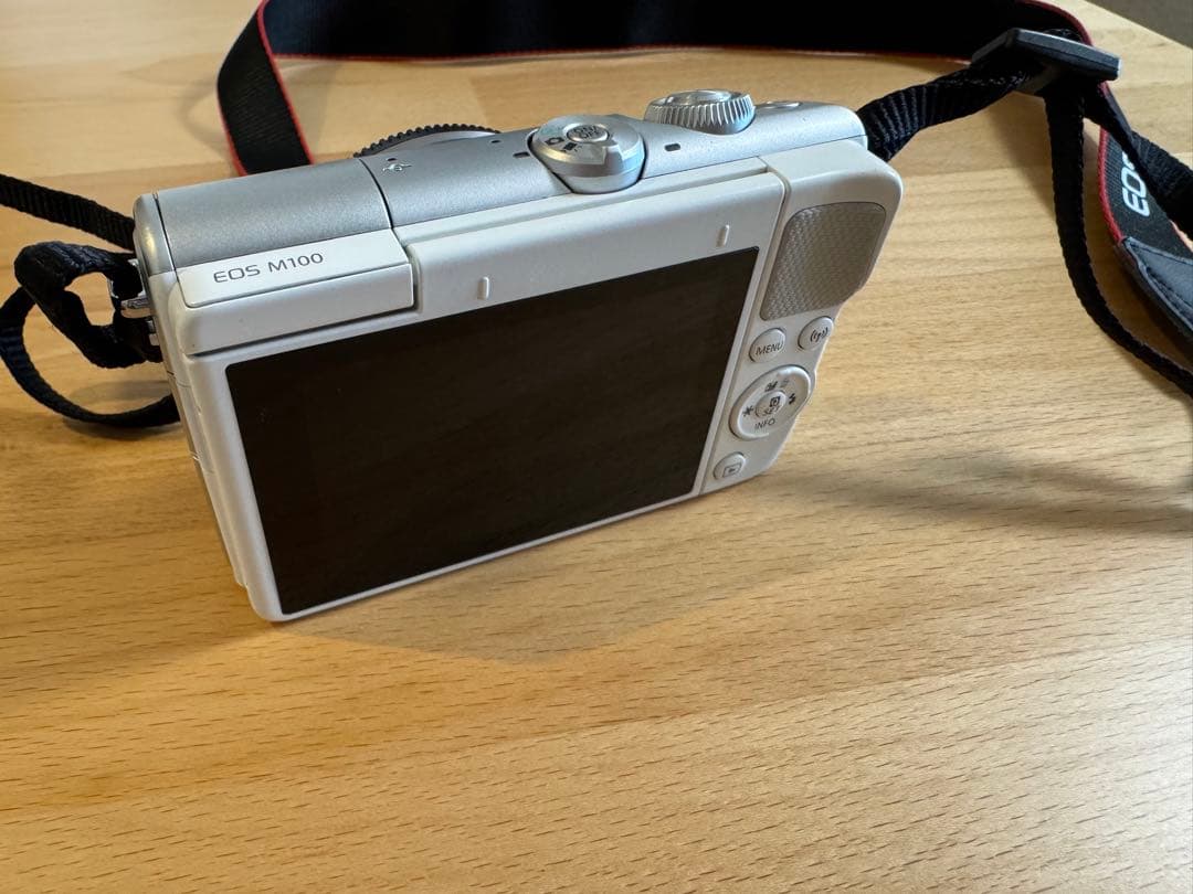 Canon EOS M100 ミラーレスカメラ ダブルレンズキット