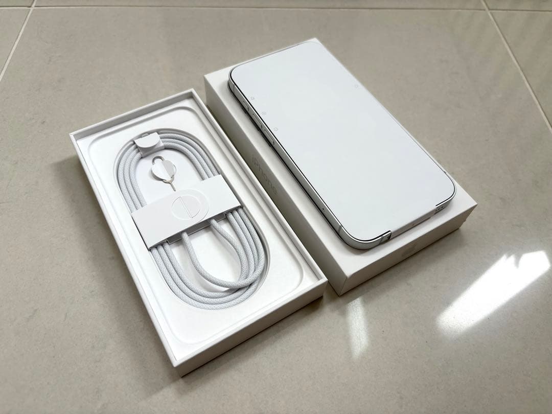 【新品未使用】Apple iPhone16e 128GB ホワイト simフリー