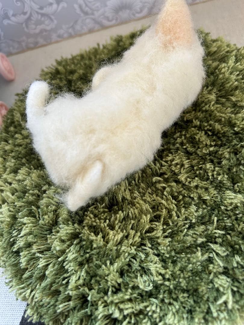 alice... 羊毛フェルトハンドメイド　ベビーカーおしゃぶりホワイトチワワ