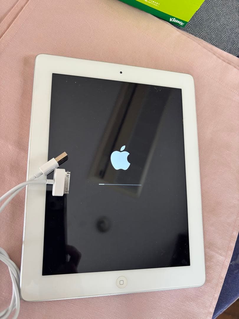 Apple iPad MD330J/A(第3世代) 64GBホワイト コード付