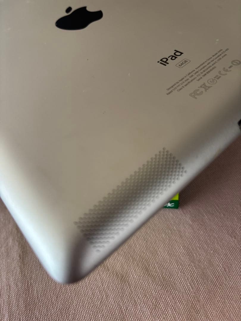 Apple iPad MD330J/A(第3世代) 64GBホワイト コード付