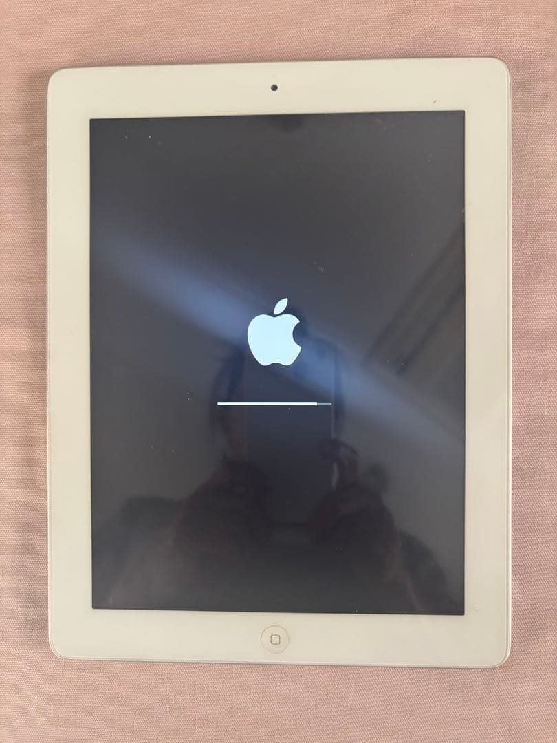 Apple iPad MD330J/A(第3世代) 64GBホワイト コード付