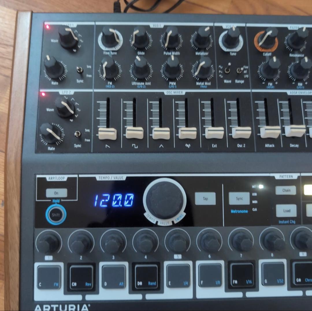 鍵盤楽器 ARTURIA minibrute 2s