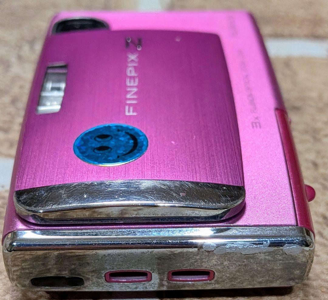 古いデジカメです　FUJIFILM FINEPIX Z10fd ピンク