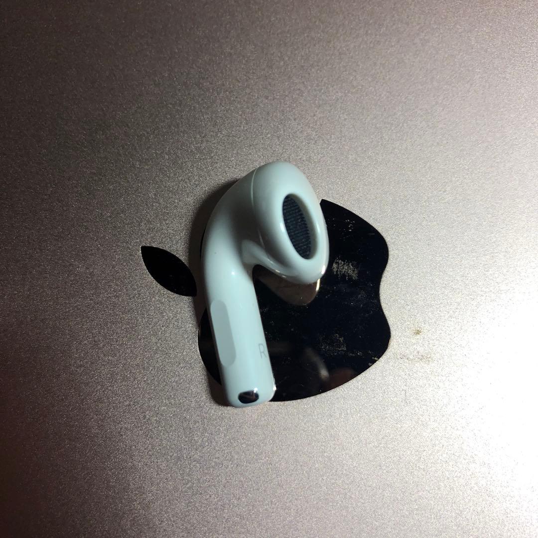 Apple AirPods 第4世代　A3050 3053 右耳　右　右側　右