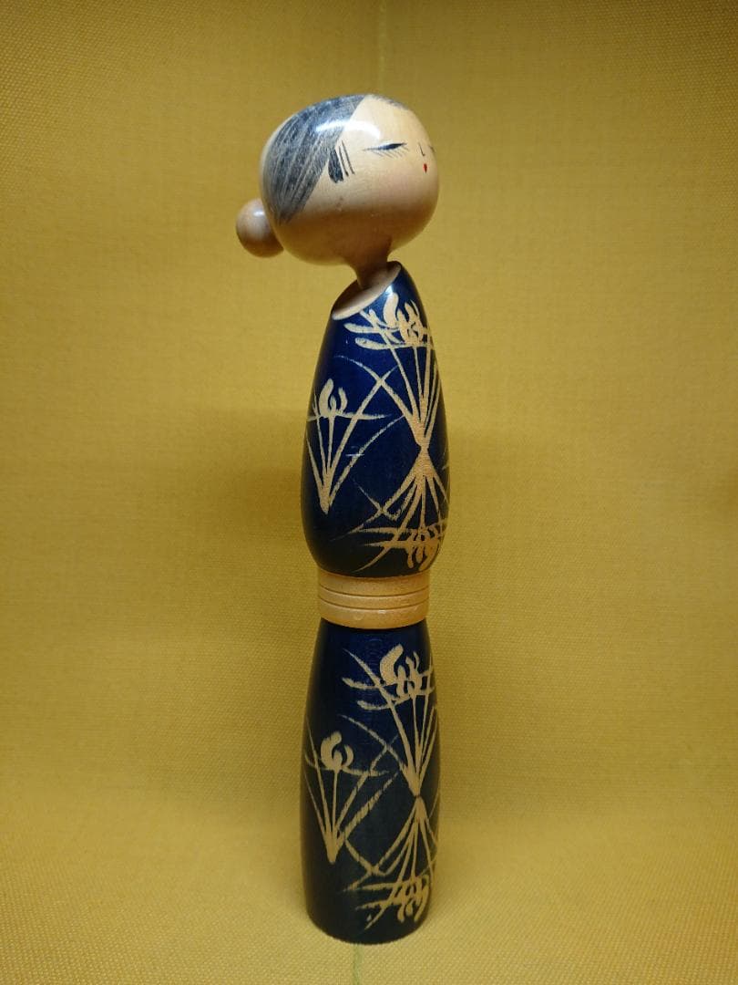 【美品】こけし　人形　木製　置物　インテリア　工芸品　美術品　A2533
