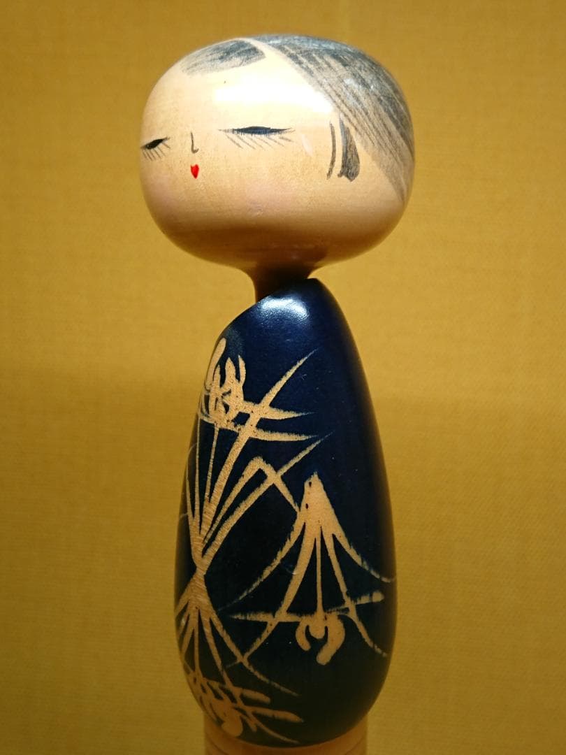 【美品】こけし　人形　木製　置物　インテリア　工芸品　美術品　A2533