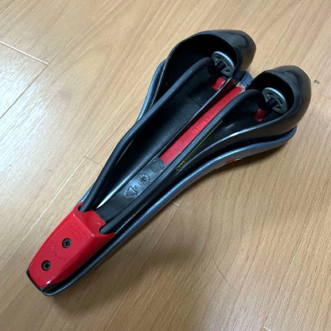 BERTONE【ベルトーネ デザイン】イタリア サンマルコSE サドル