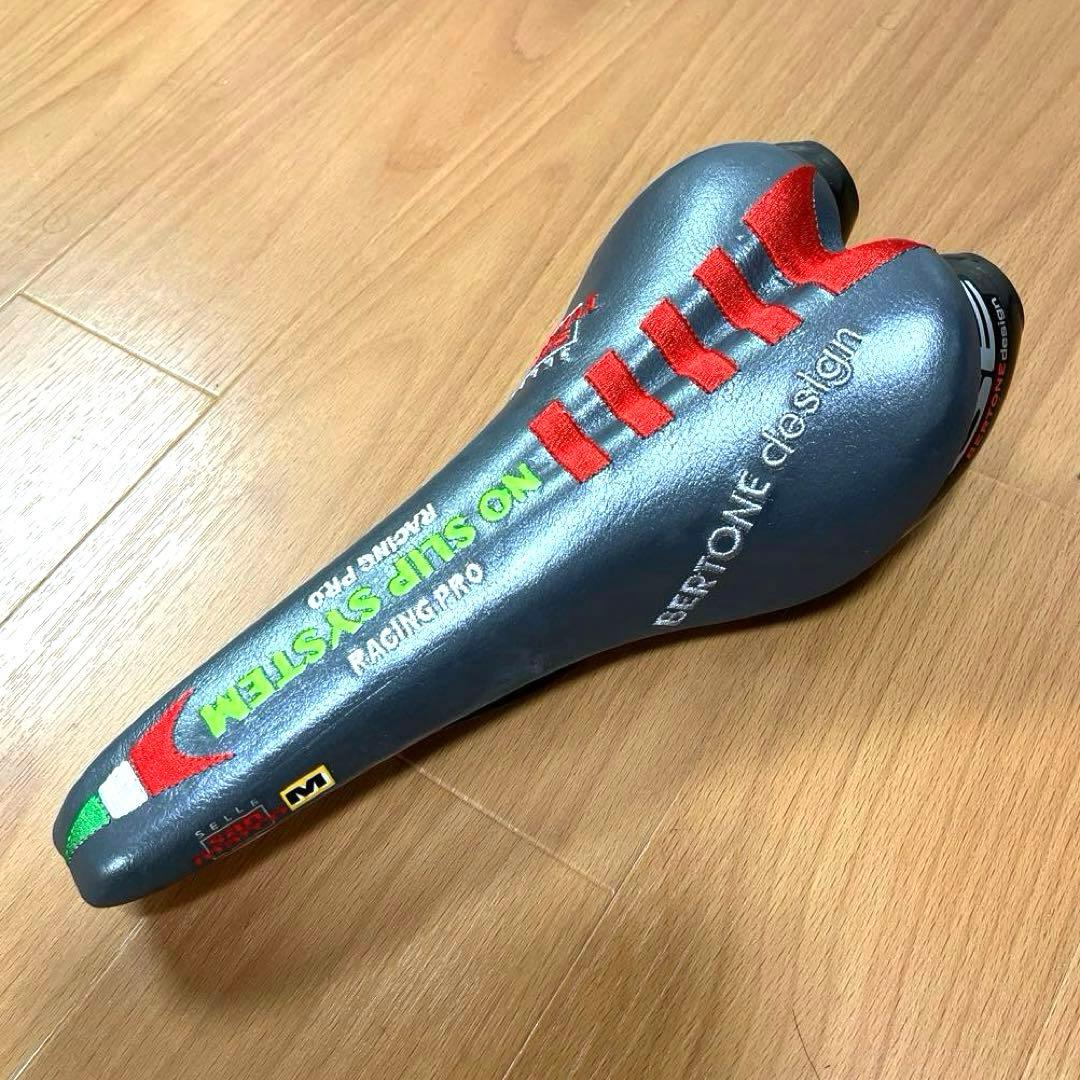 BERTONE【ベルトーネ デザイン】イタリア サンマルコSE サドル