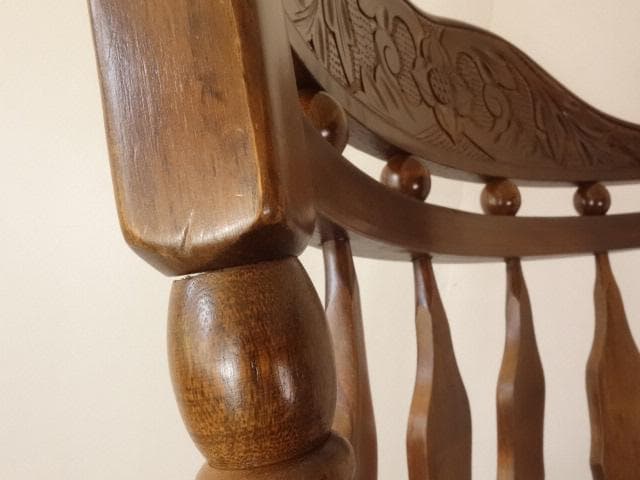 木製　ロッキングチェアー　彫刻入　再塗装済　ＵＳＥＤ