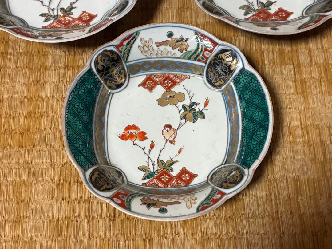 古伊万里 金彩 色絵 花と鳥の絵柄 変形皿 三枚 まとめて 時代物