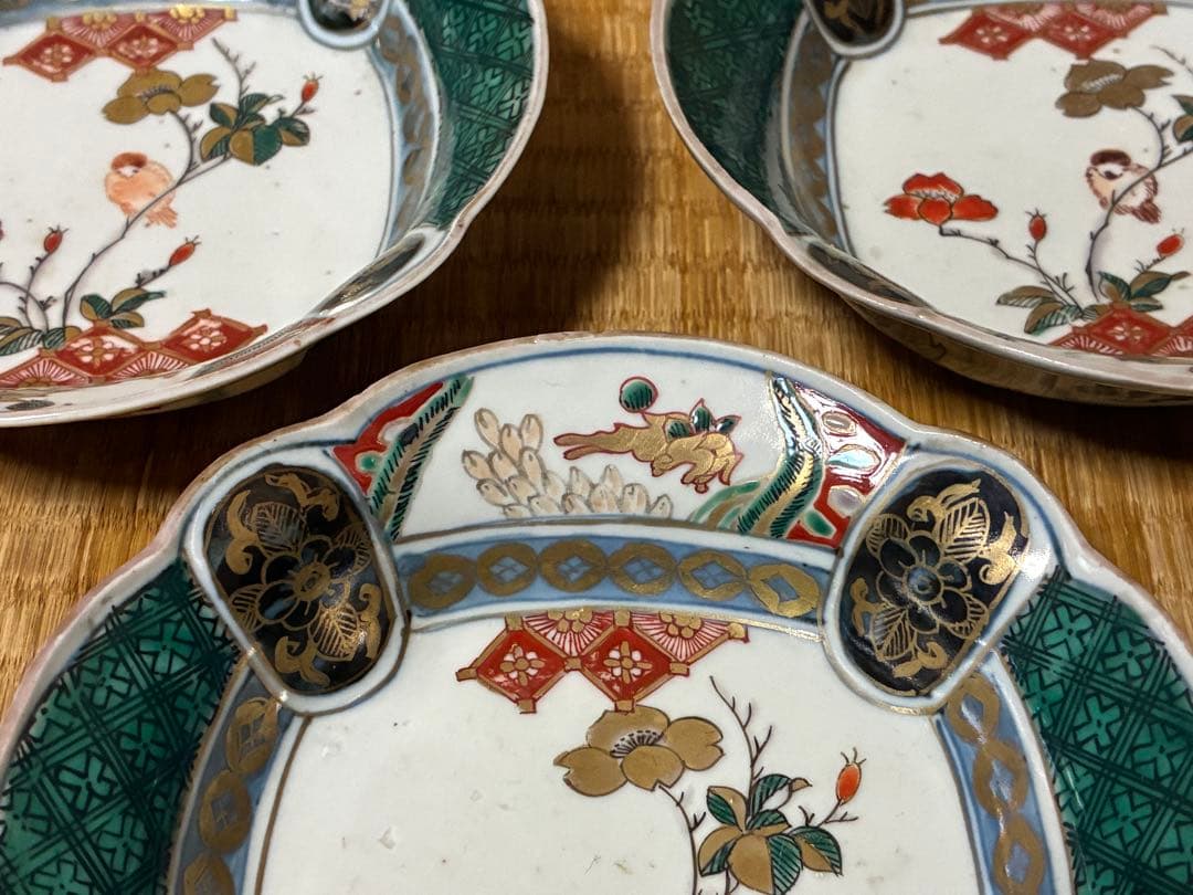 古伊万里 金彩 色絵 花と鳥の絵柄 変形皿 三枚 まとめて 時代物