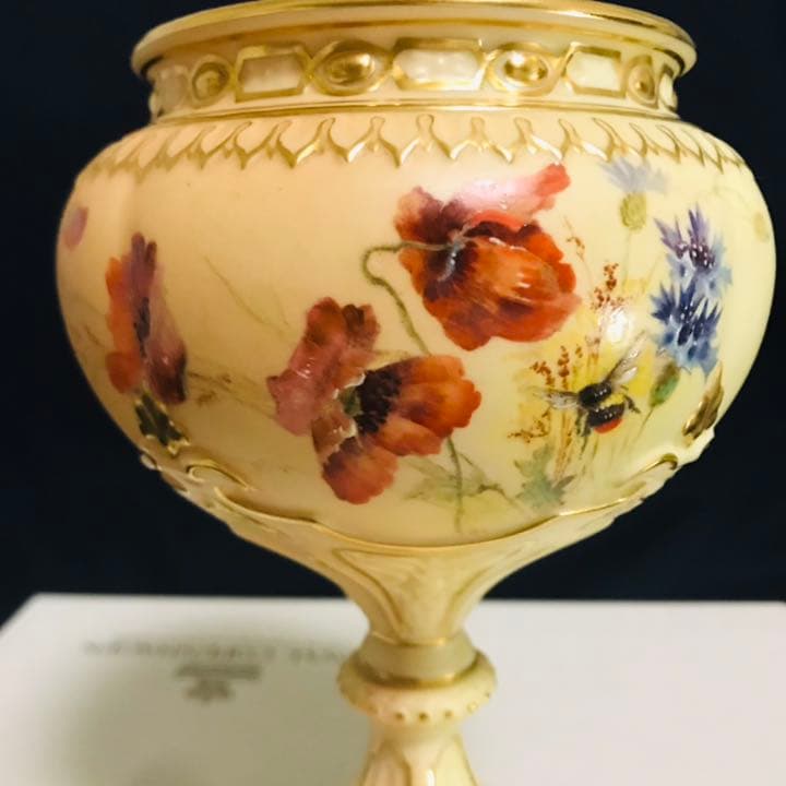 ロイヤルウースター  ブラッシュアイボリー　ポプリポット